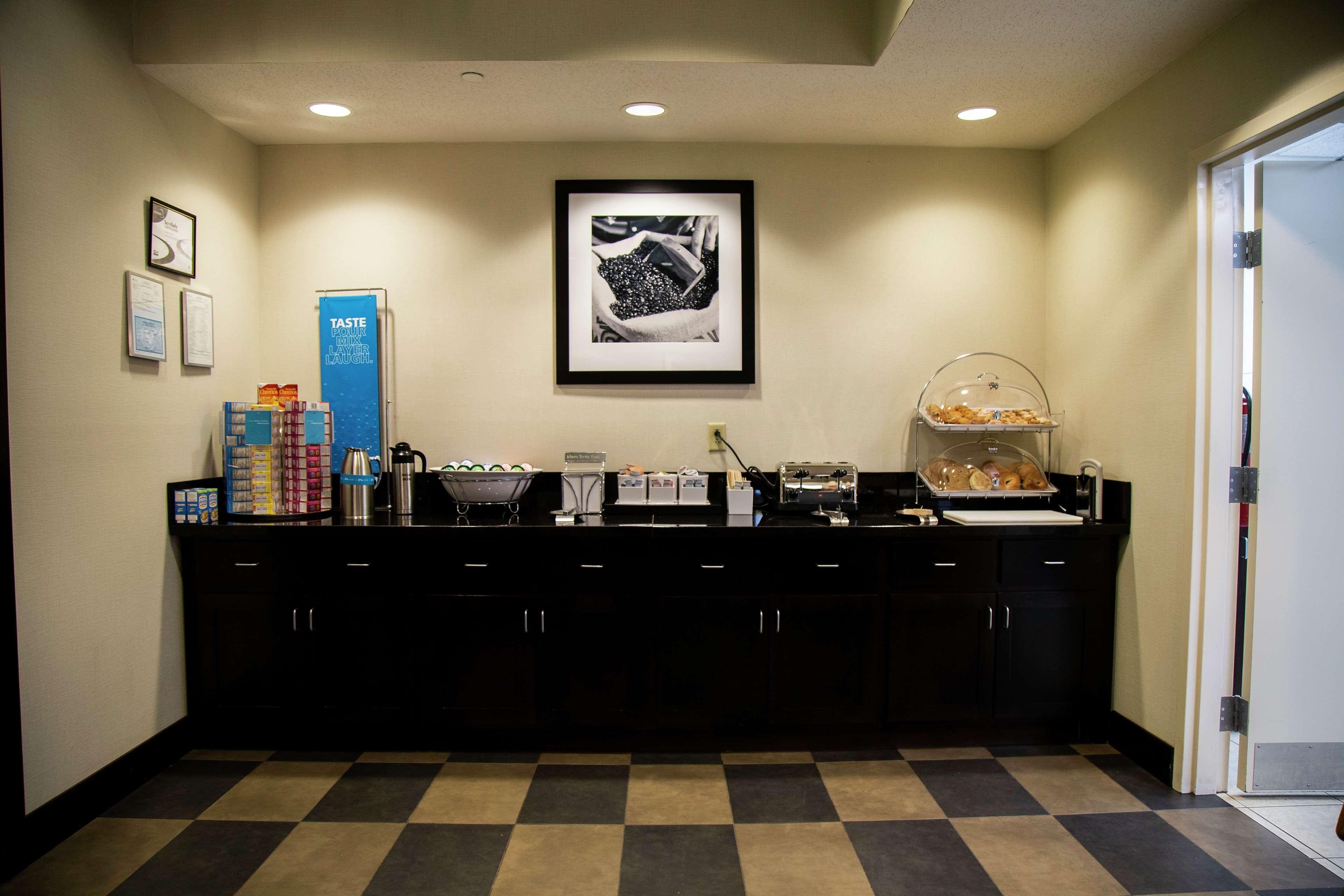 Hampton Inn & Suites Sharon West Middlesex Εξωτερικό φωτογραφία